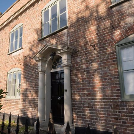 Churchend Farm Bed And Breakfast Slimbridge Exterior photo